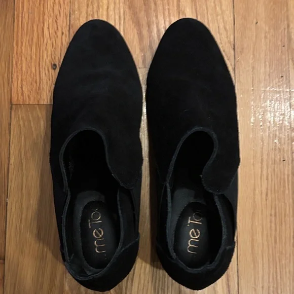 Me Too Black Ankle Booties - Picture 5 of 8